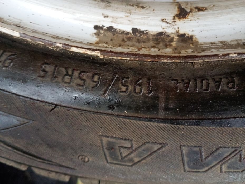 Зимова резина на волговських дисках R15*205*65 YOKOHAMA+ ШИПИ