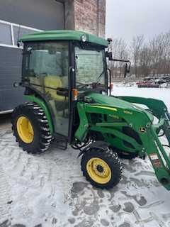 John Deere 3038e  320 godzin 4X4