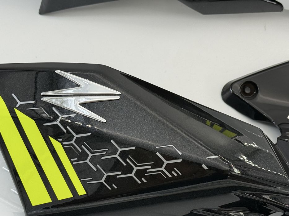 Kawasaki Z900 bok boczek owiewka Lewa
