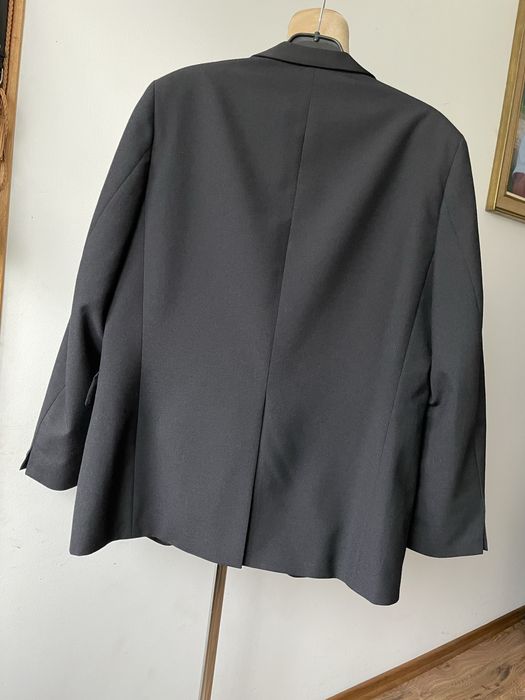 Czarna marynarka smokingowa męska