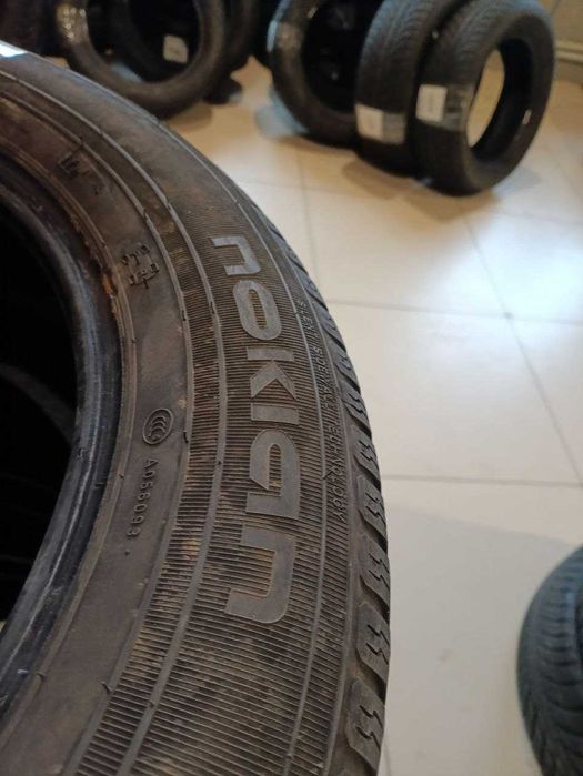Комплект шин б/у 235/55R17 103V XL Nokian WR A3