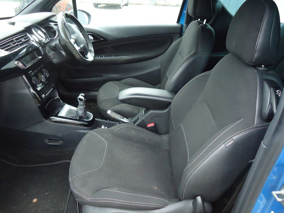 Citroen Ds3 1.6I (5FS) de 2012 só ás peças