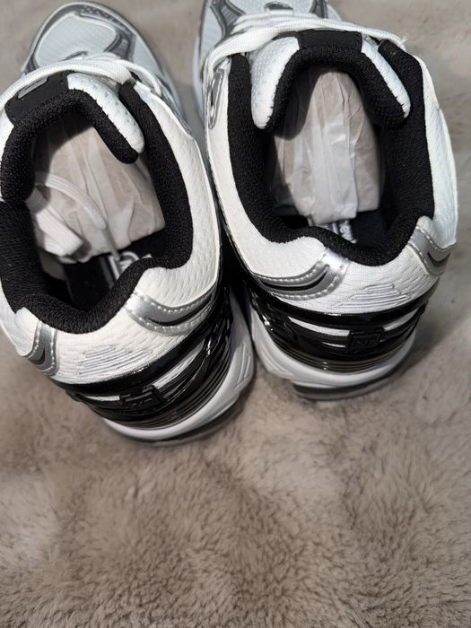 New Balance Preto e Branco455100341714964484