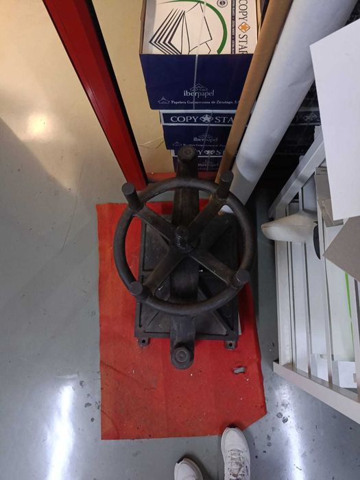 prensa em ferro manual