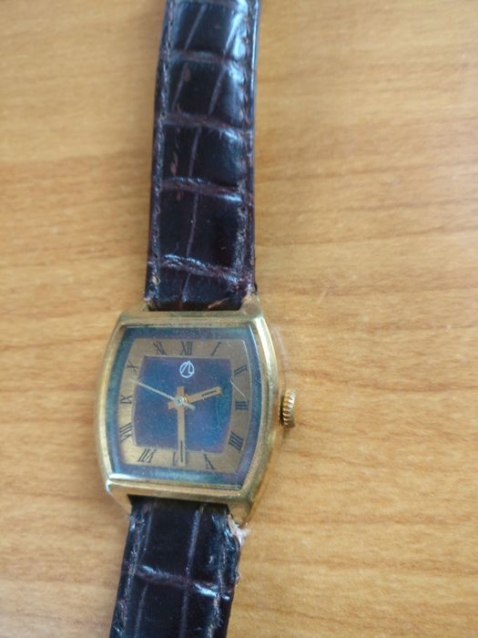 Наручний механ. годинник Луч жіночий