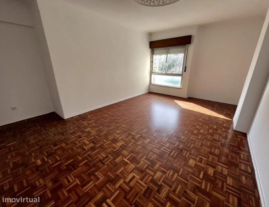 Apartamento T2- 85m Aguálva Sintra