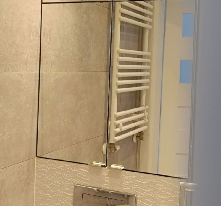 Szafka łazienkowa wisząca Castorama uszkodzona