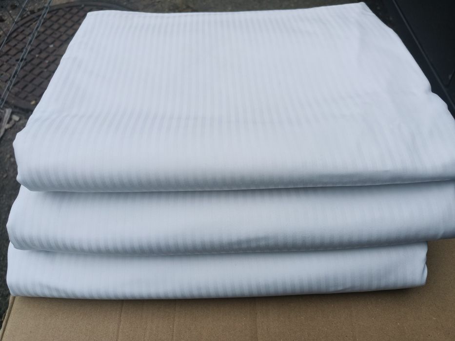 Poszewki na poduszkę z adamaszku 50/60 cm