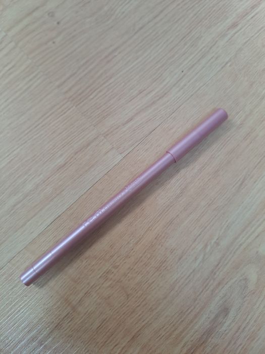 R.e.m. beauty wicked niebieska kredka do oczu