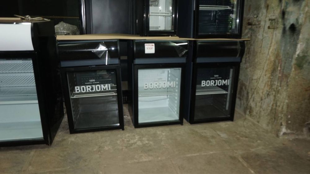 Холодильники, однодверні, двухдверні, вітрини, барні, для напоїв