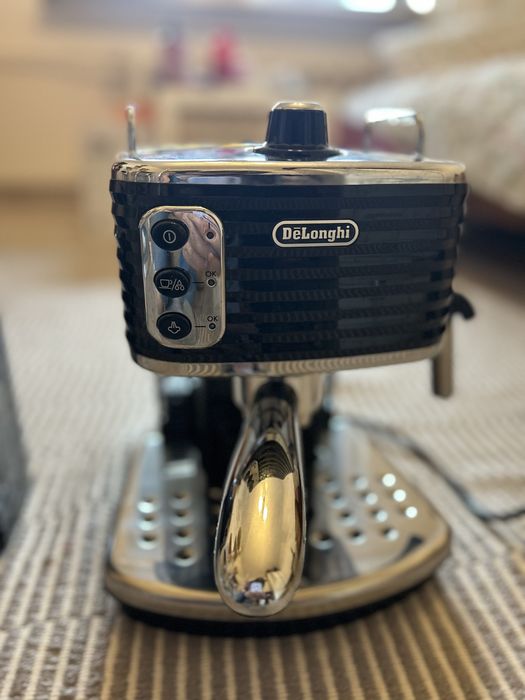 Ekspres kolbowy Delonghi