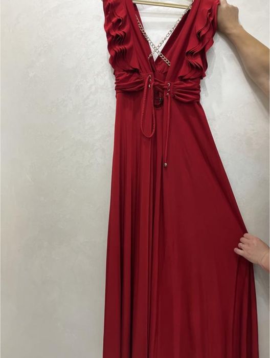 Сукня червена довга