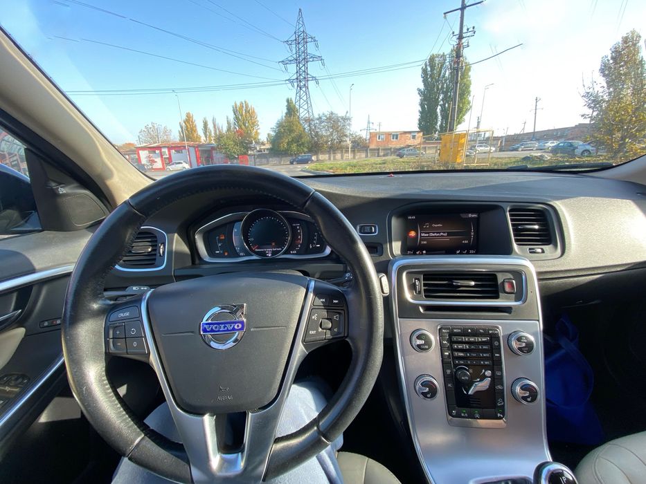 Volvo v60 cross country