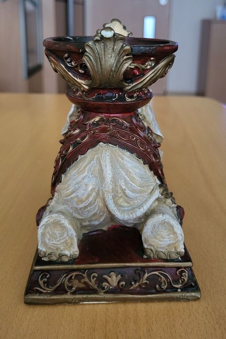 Słoń z podstawką na świeczkę - figurka