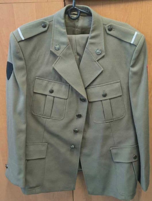 Mundur galowy i wyjściowy wojsk lądowych