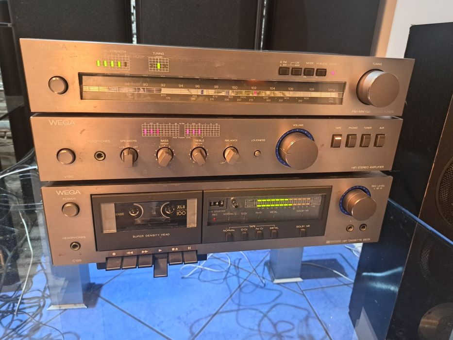 Wieża Wega sony v 120