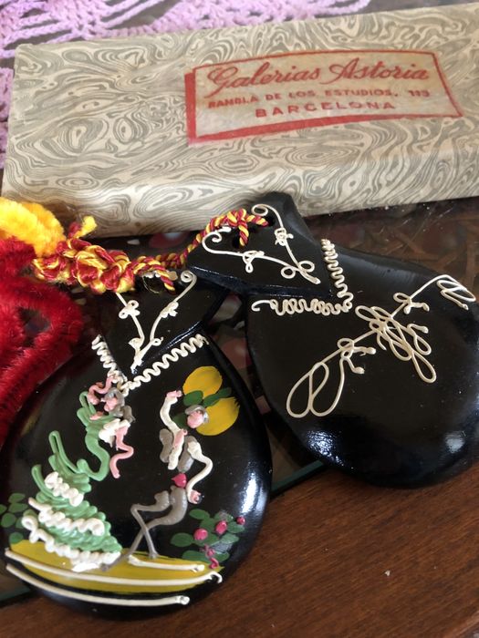 Nowe kastaniety z lat 60-tych -  drewniane, ręcznie malowane