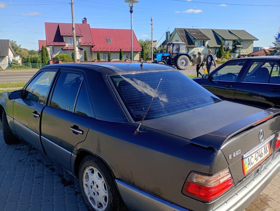 Продам мерса 124, 2.2 газ бенз 1995р.