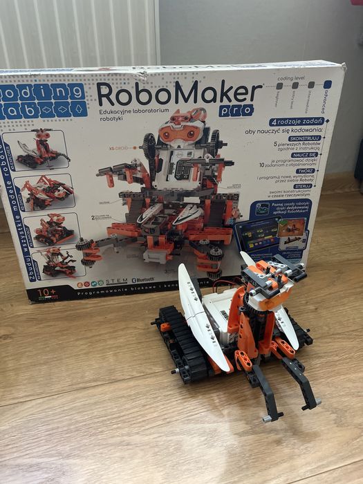 Zestaw dwoch robotow interkatywnych