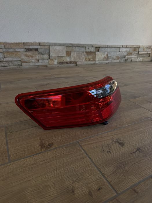 Левый стоп Toyota Camry 40