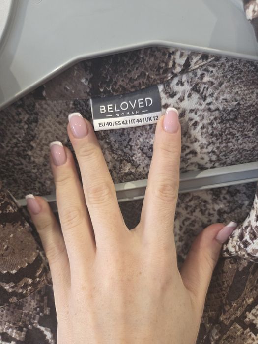 Sukienka midi wzór wężowy