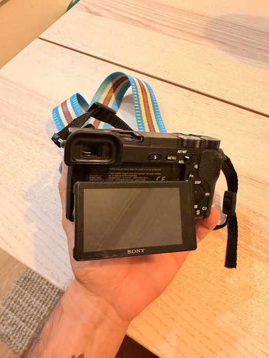 Sony A6500 + 18-105mm G + 50mm F1.8 + 16mm F2.8 + 3 Baterias