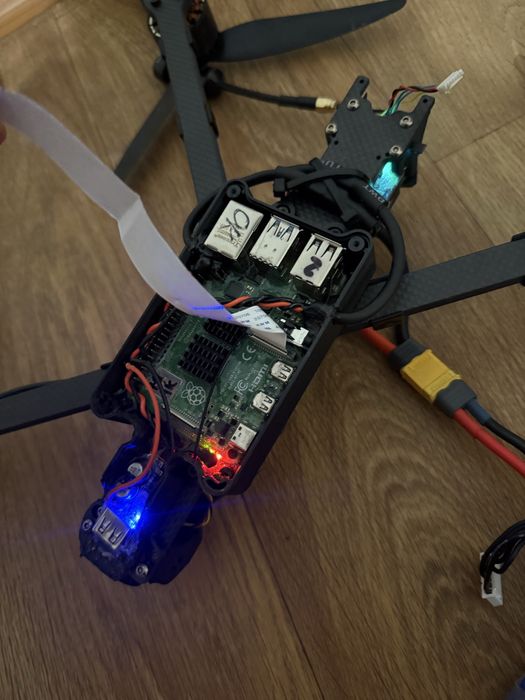 FPV з Raspberri Pi 4B — 10 дюймів, робочій, на запчастини чи ремонт.