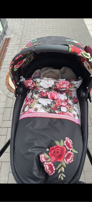 Gondola Cybex Priam 4.0 Spring blossom dark czarna
