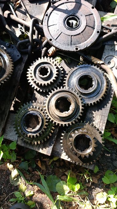 Продам шестерні коробки передач від Т-40