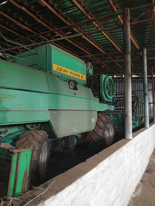 Комбайн ДОН 1500
