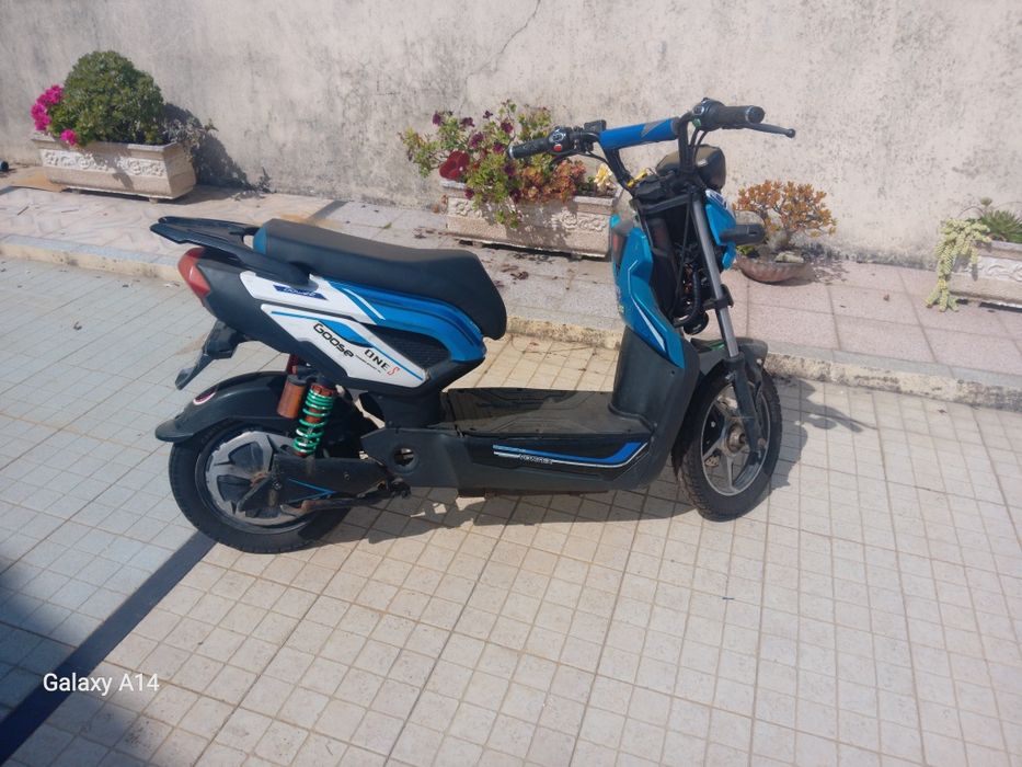 Vende-se bicicleta eléctrica
