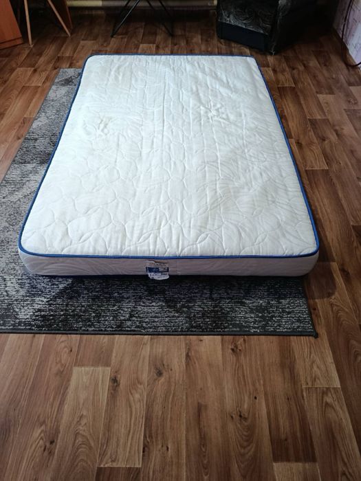 Продам матрац на кровать новий