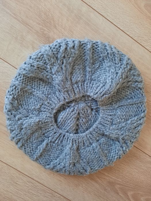 Damski, szary beret RESERVED