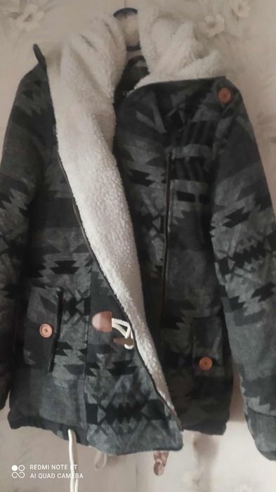 Жіноча тепла курточка . Нова. Розмір 48-50