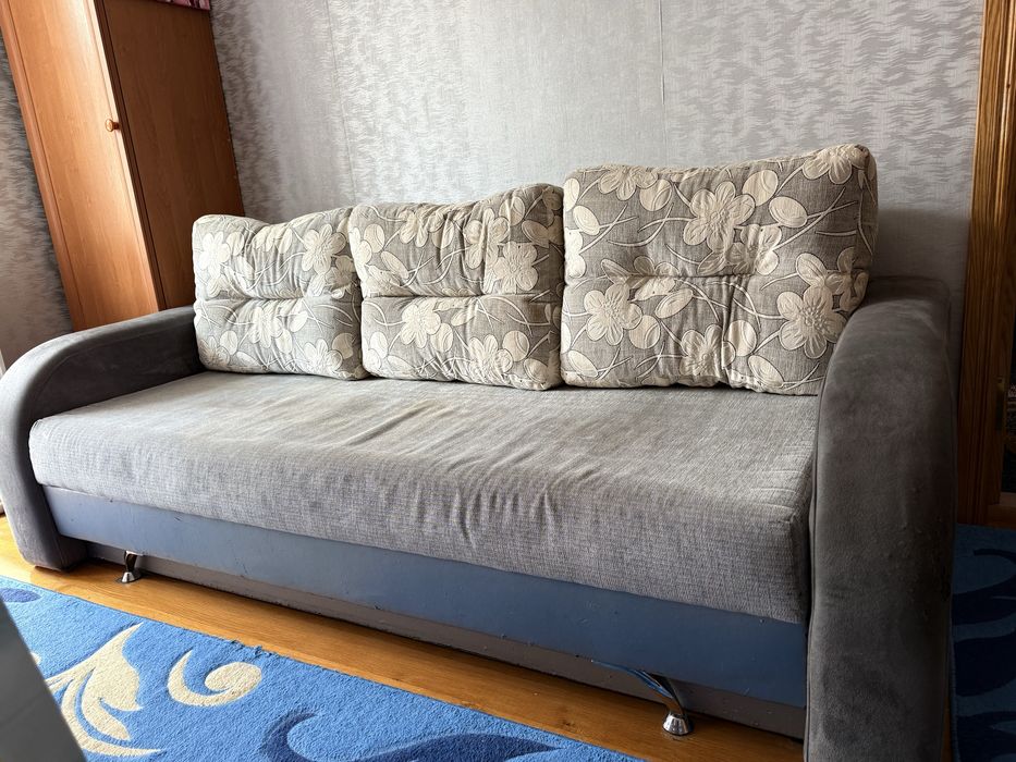 Диван розкладний б/у