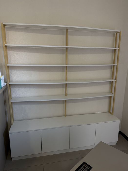 Вітрина, полки білі