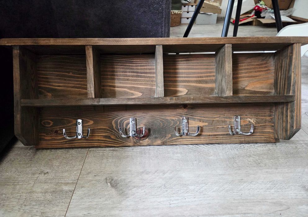 Półka wiszaca drewniana opalana rustykalna vintage garderoba przedpokoj