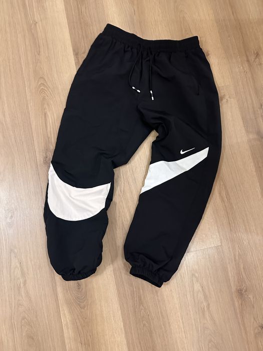 Продам оригінальні штани Nike Big swoosh