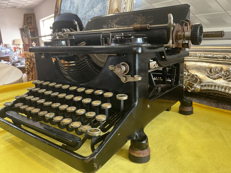 Máquina de escrever de coleção antiga