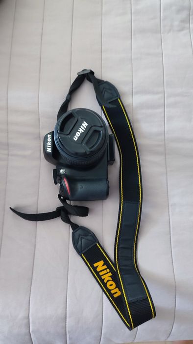 Продам дзеркальну фотокамеру. 
Nikon D3200+18-55 VR ll