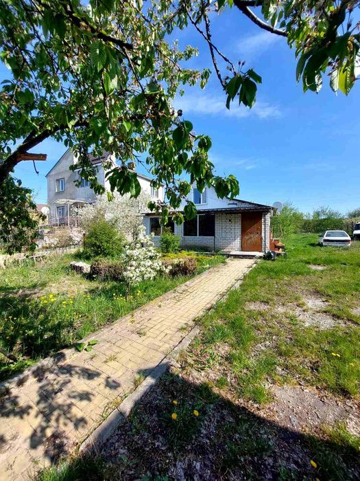 Будинок р-н Паперової фабрики всі зручності