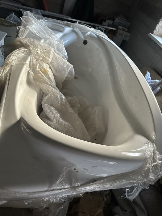 Ванна угловая DEVIT PRESTIGE