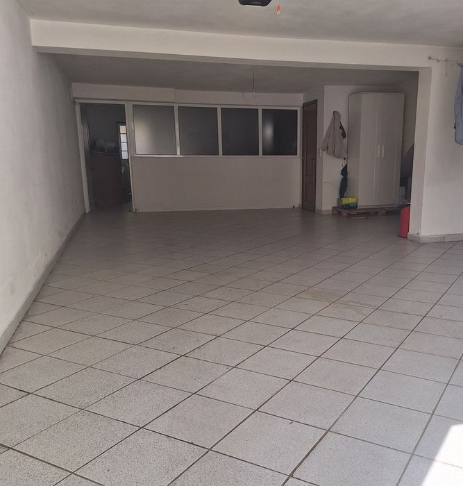 Moradia T4 para venda no Viso Sul, com logradouro.