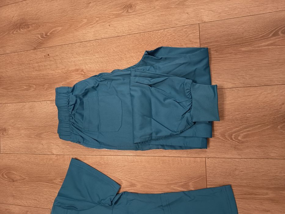 Nowy niebieski mundurek medyczny rozmiar S