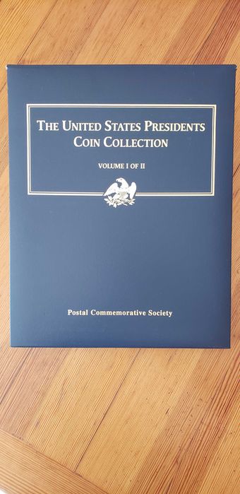 Коллекция монет президентов США в альбоме