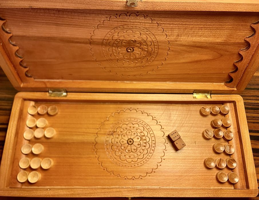 Нарди деревʼяні, різьблення ручної роботи