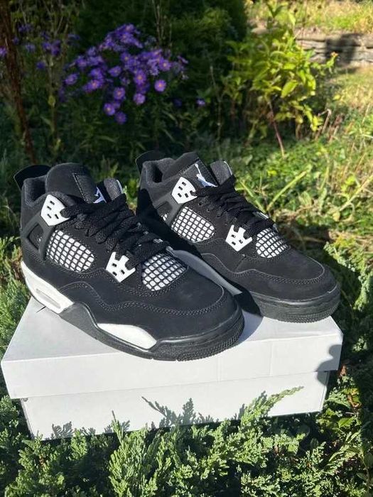 Air Jordan 4 Retro White Thunder r.45