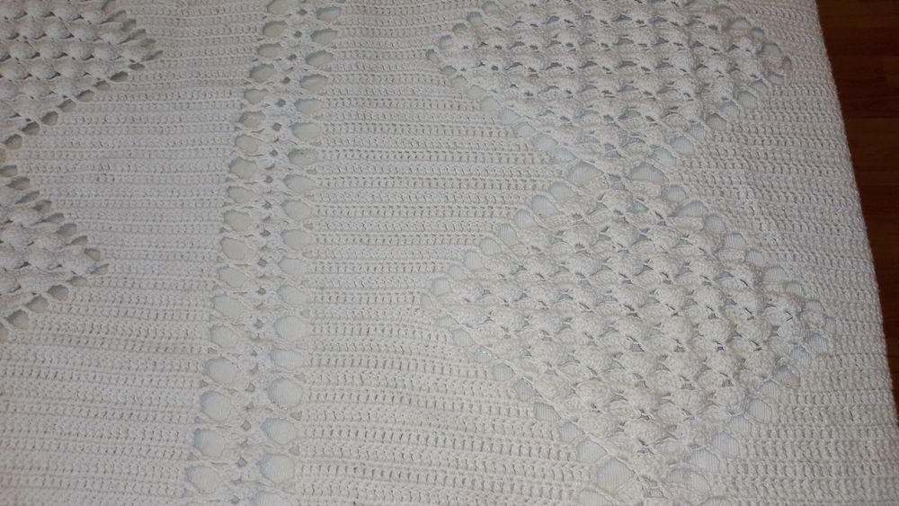 Colcha em croche beje64862289233025124
