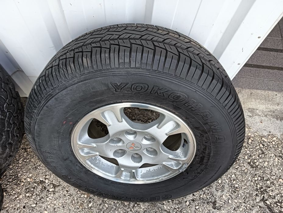 Jantes Pajero com pneus Bf AT  265/75 16