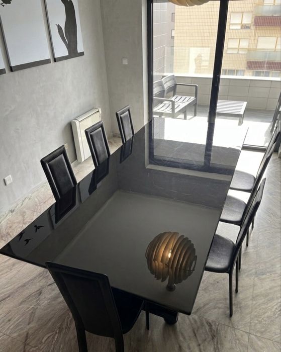 Conjunto de Mesa de Jantar de Vidro Preto + 10 Cadeiras – Preto Lacado